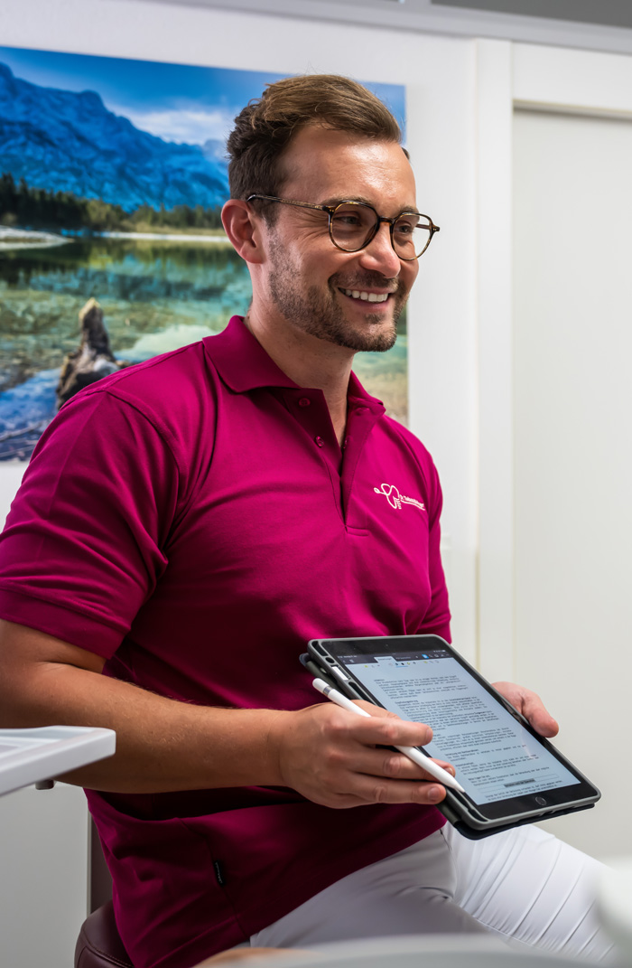 Implantologieexperte Dr. Tobias Salfinger MSc